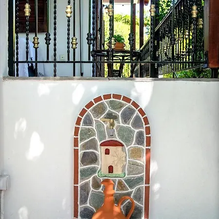 Shada's Pool & Jacuzzi *