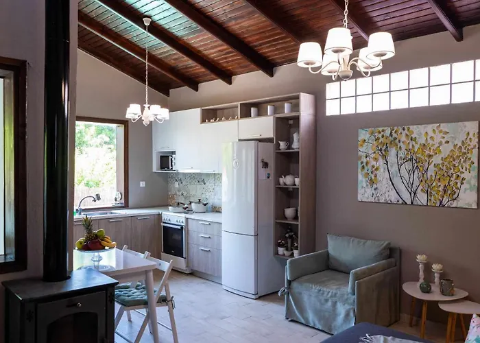 Shada's Pool & Jacuzzi Villa Nea Irakleia