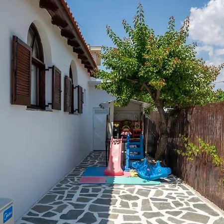 Shada's Pool & Jacuzzi