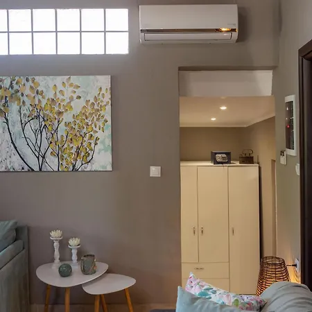 Shada's Pool & Jacuzzi Villa Nea Irakleia