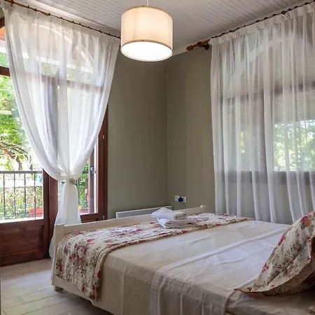 Villa Shada's Pool & Jacuzzi