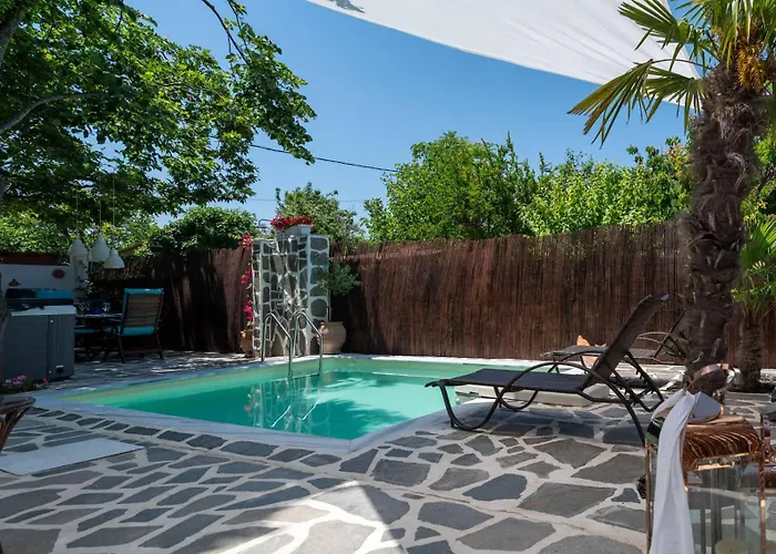 Shada's Pool & Jacuzzi Villa