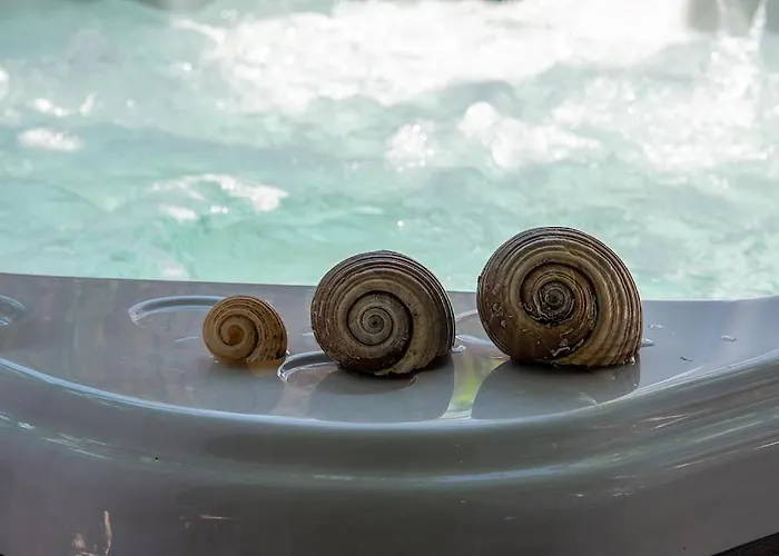 Shada's Pool & Jacuzzi Villa