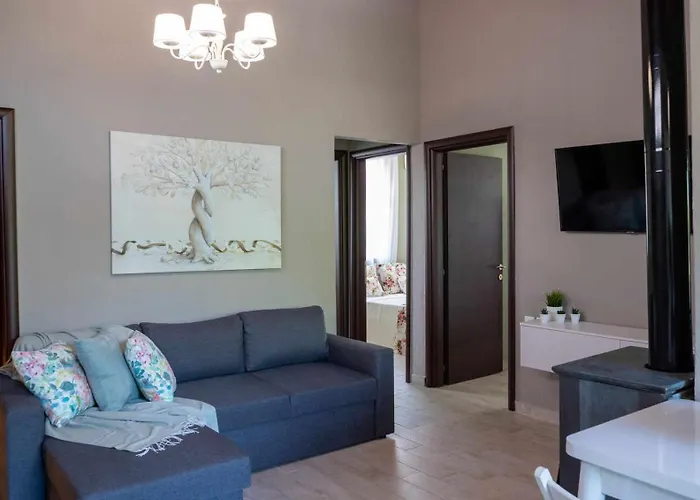 Shada's Pool & Jacuzzi Néa Iráklia