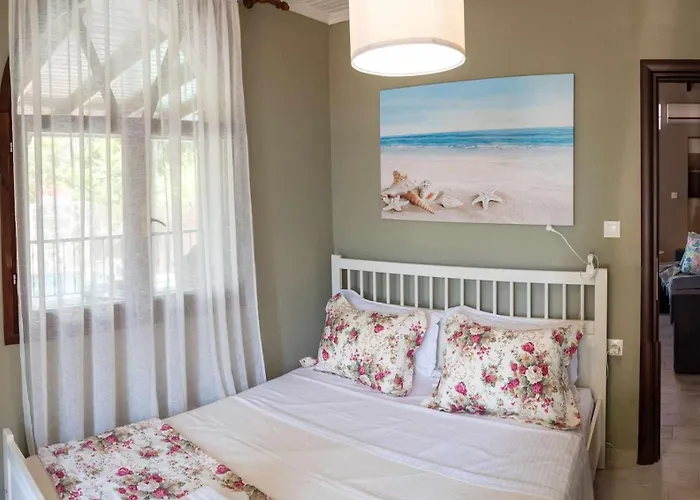 Shada's Pool & Jacuzzi *