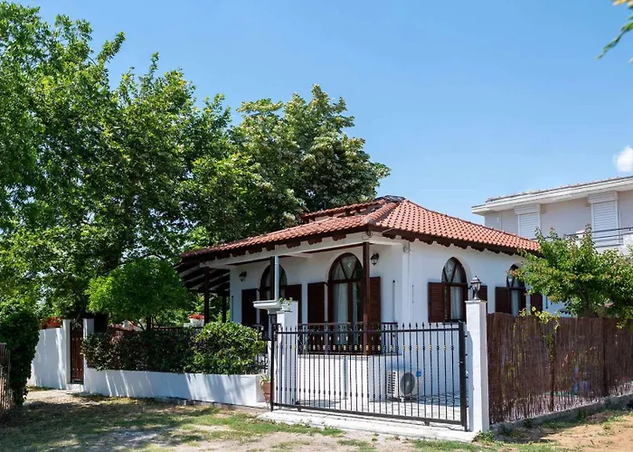 Villa Shada's Pool & Jacuzzi Néa Iráklia