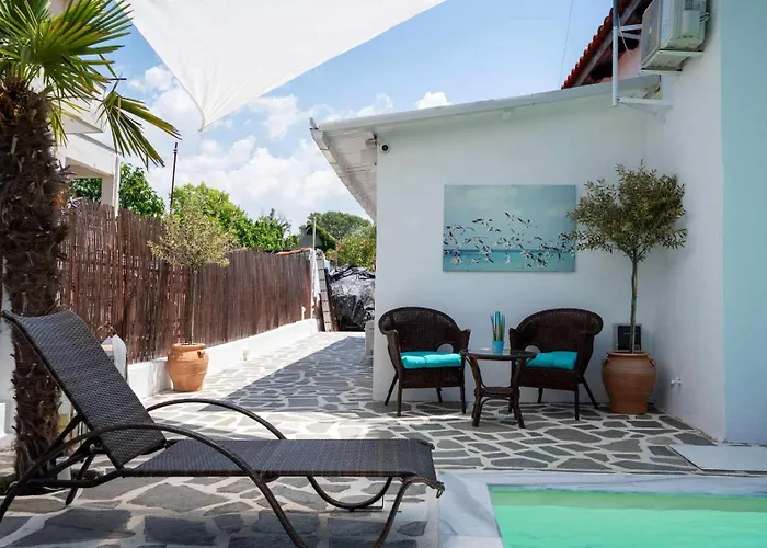 Shada's Pool & Jacuzzi *