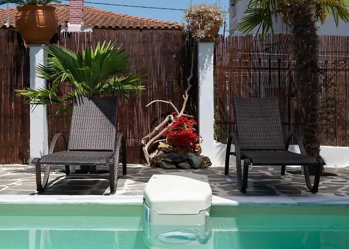 Shada's Pool & Jacuzzi *