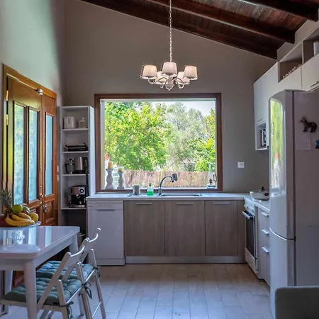 Vila Shada's Pool & Jacuzzi *